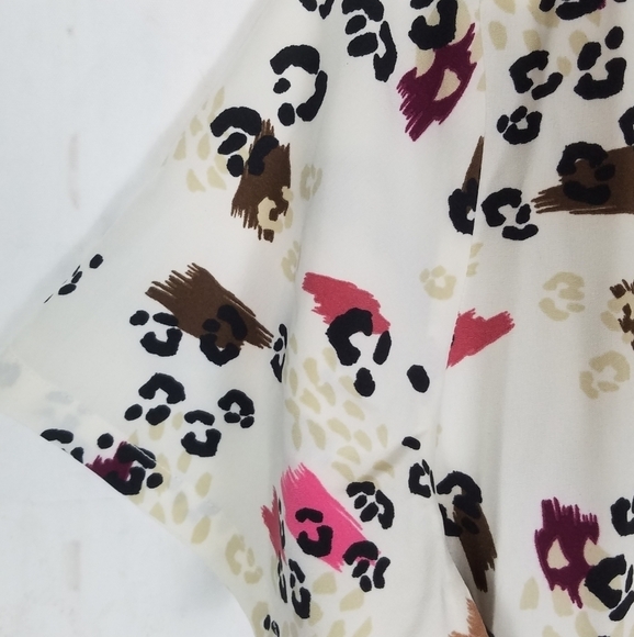 Olive & Co eco friendly scrub top - Picture 4 of 8